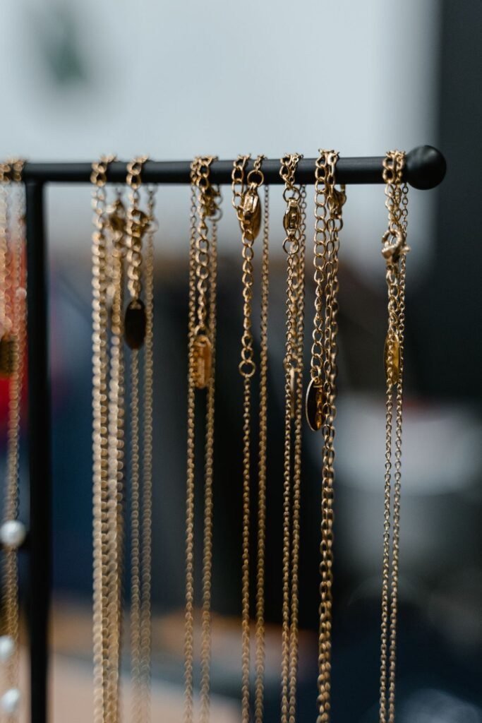 Gold Chains Price in Pakistan shown through an elegant gold necklace chain