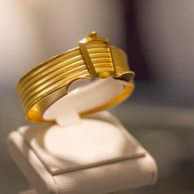 Gold Jewelry vs Gold Bars: Which Is the Smarter Investment in Pakistan?
