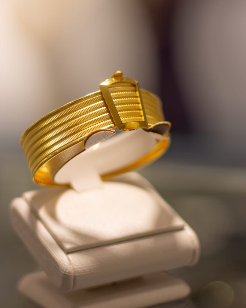 Gold Jewelry vs Gold Bars: Which Is the Smarter Investment in Pakistan?