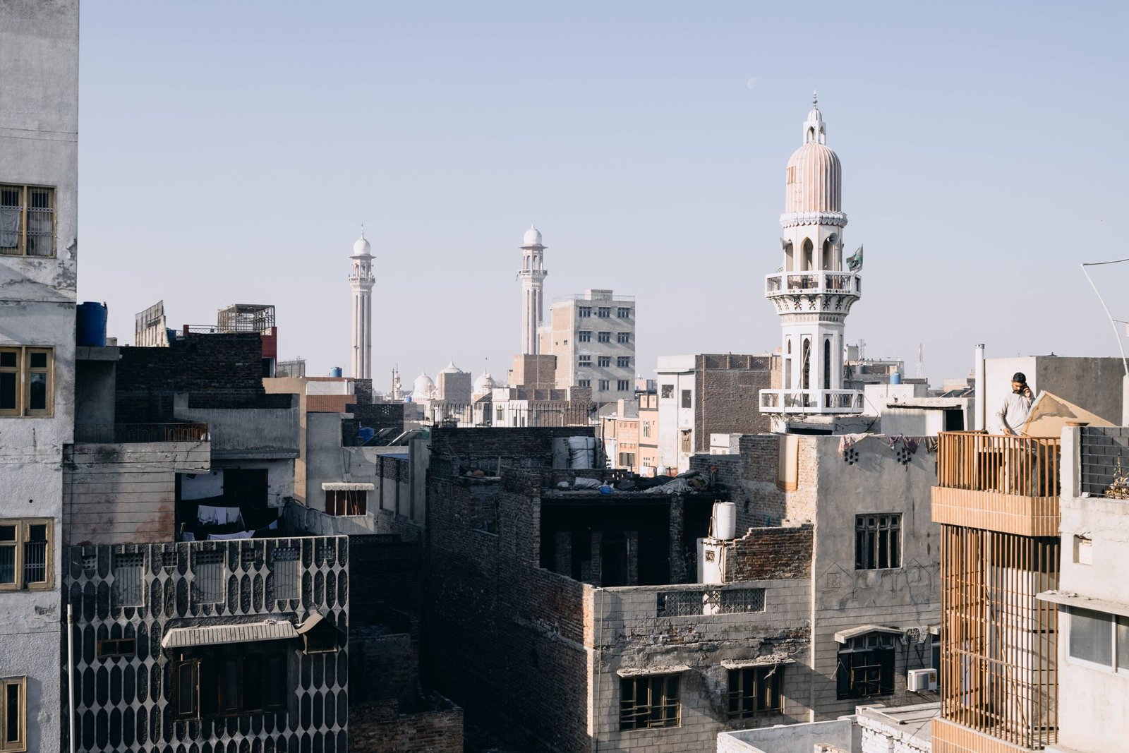 پنجاب کے ایک رہائشی محلے کا فضائی منظر، مکانات کی قطاریں