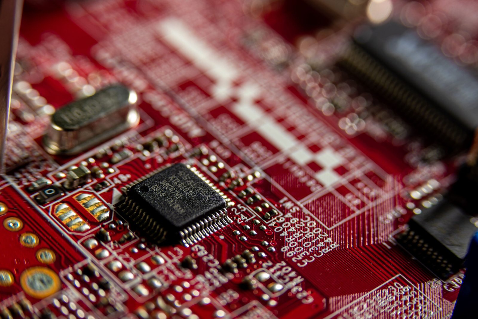 Close-up of a semiconductor microprocessor, representing the custom AI chips behind the Broadcom AI chip stock story