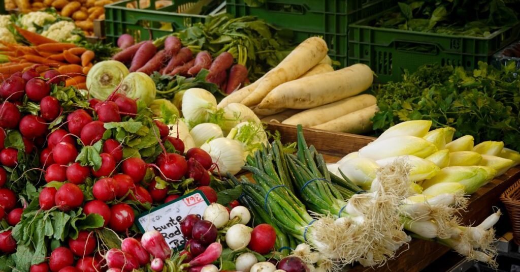 Fresh vegetables on display at a market stall, reflecting the food-price surge behind Pakistan inflation rate August 2026 data